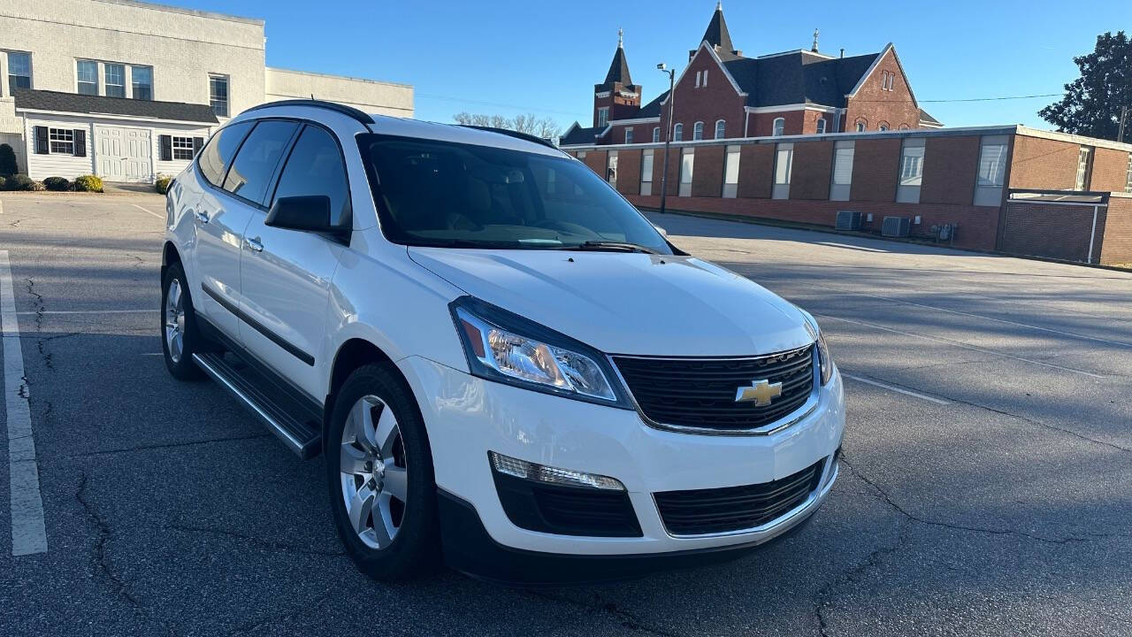 2015 Chevrolet Traverse for sale at Caropedia in Dunn, NC