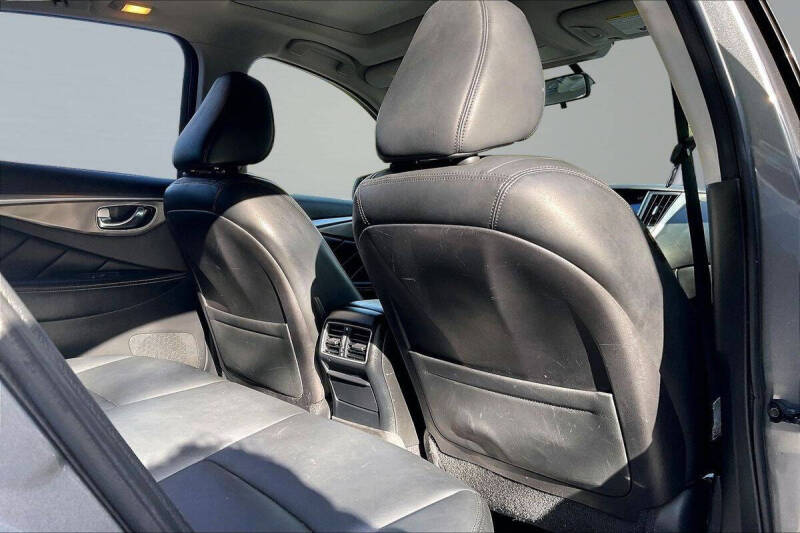 2015 Infiniti Q50