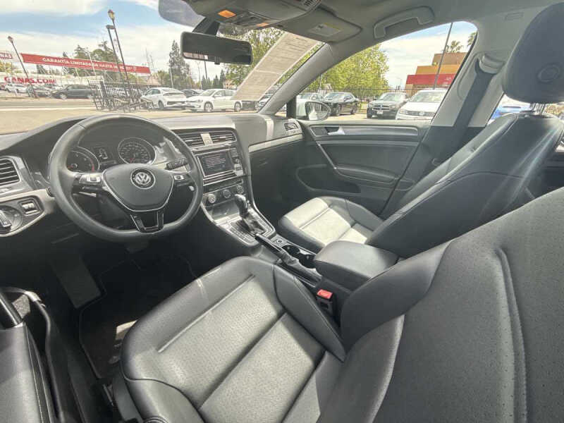 2020 Volkswagen Golf TSI