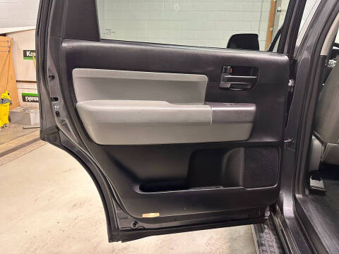 2018 Toyota Sequoia SR5