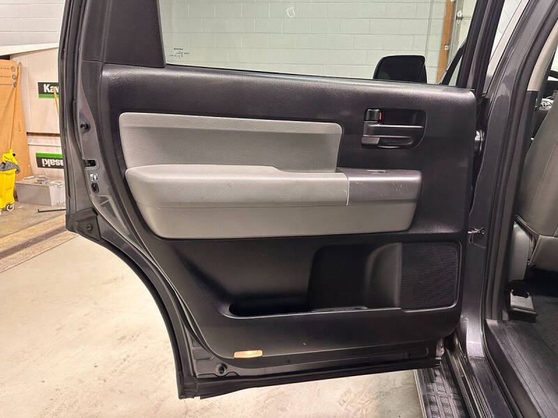 2018 Toyota Sequoia SR5