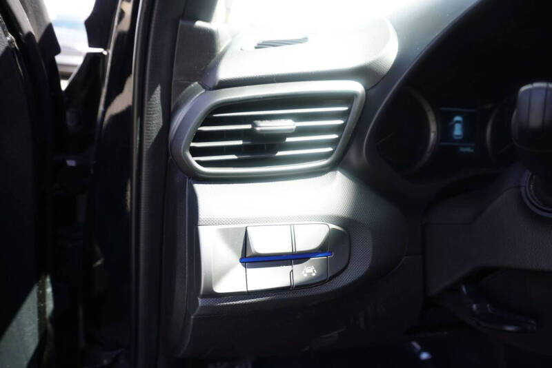 2019 Hyundai Veloster