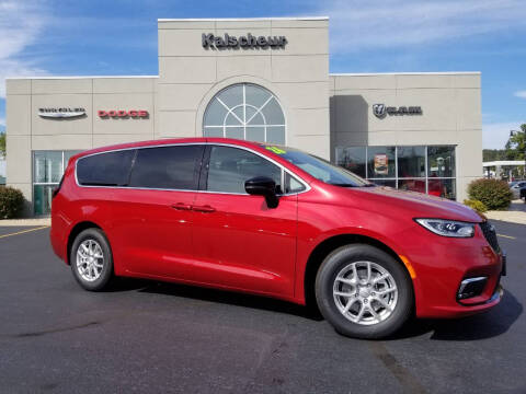 2026 Chrysler Pacifica Select