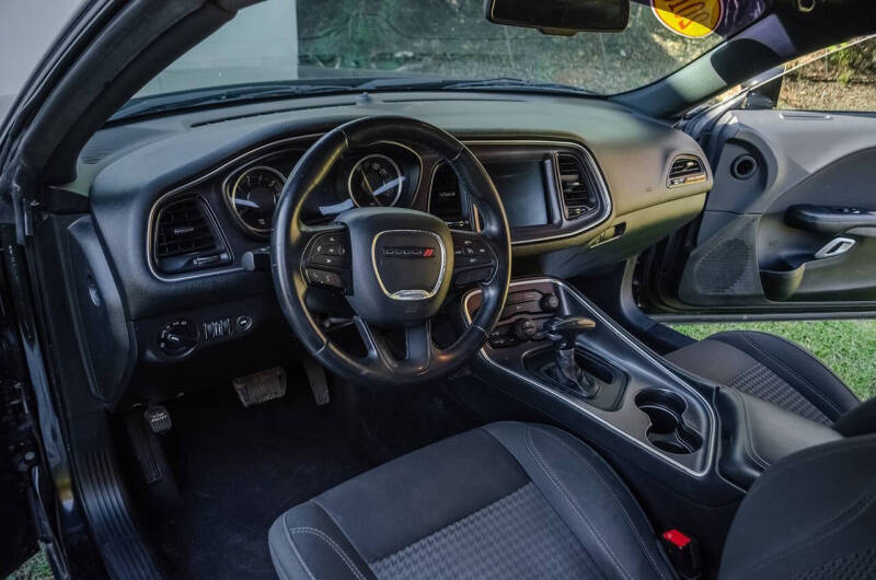 2016 Dodge Challenger SXT