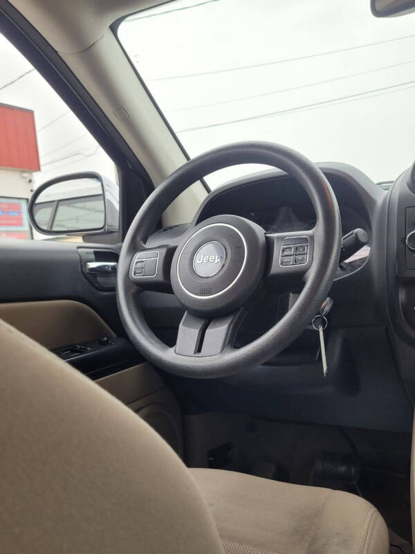 Image 7 of 2016 Jeep Compass Sport