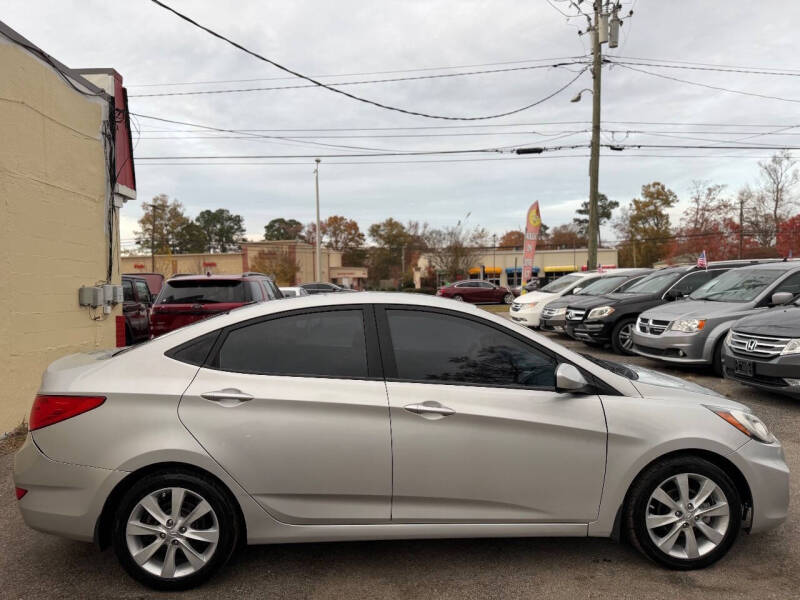 2012 Hyundai Accent GLS