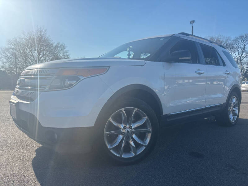 2012 Ford Explorer XLT's photo