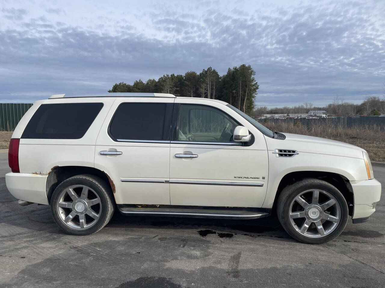 2007 Cadillac Escalade for sale at Twin Cities Auctions in Elk River, MN