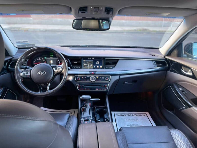 2017 Kia Cadenza Premium