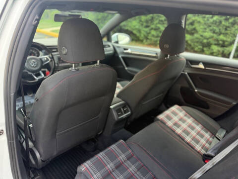 2017 Volkswagen Golf GTI S