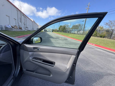 2005 Toyota Camry Standard