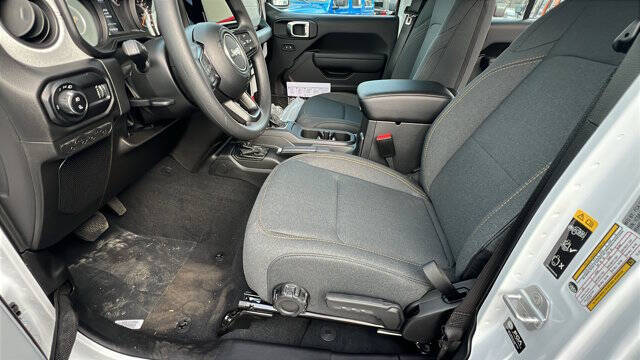 2026 Jeep Gladiator Sport