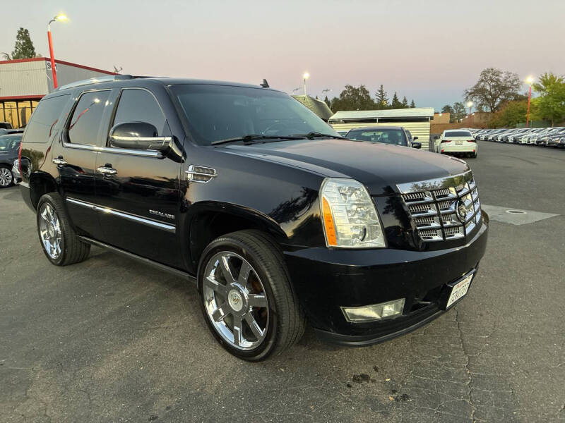2010 Cadillac Escalade Premium's photo