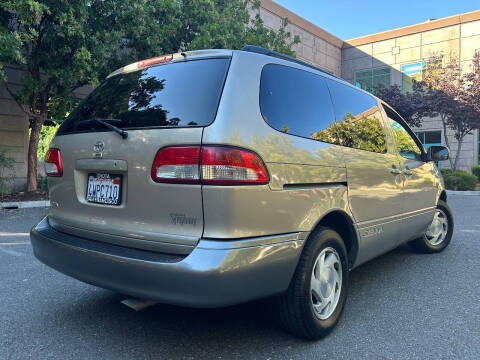 2002 Toyota Sienna LE
