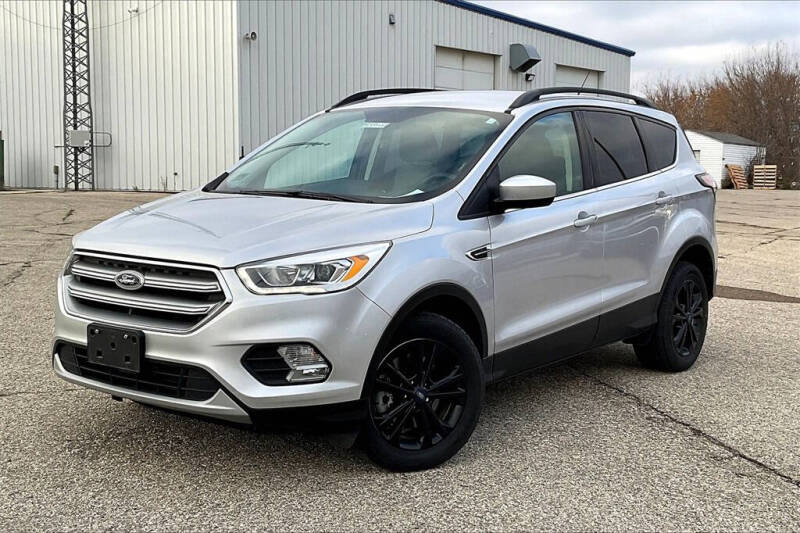 Used 2017 Ford Escape SE with VIN 1FMCU9G96HUD08543 for sale in Montevideo, Minnesota