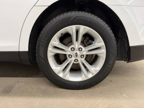 2019 Ford Taurus SEL