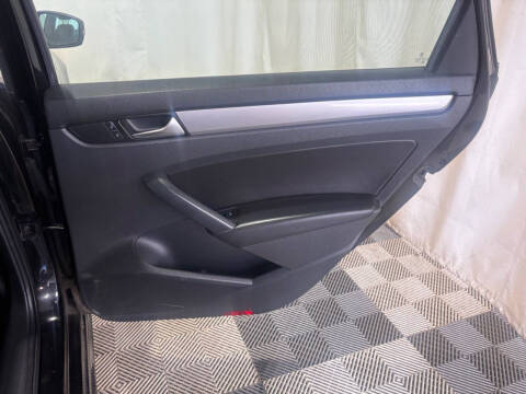 2015 Volkswagen Passat 1.8T Wolfsburg Edition