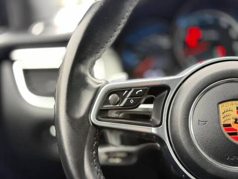 2018 Porsche Macan Turbo