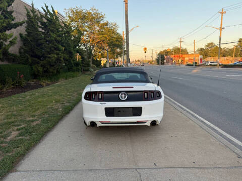 2014 Ford Mustang V6