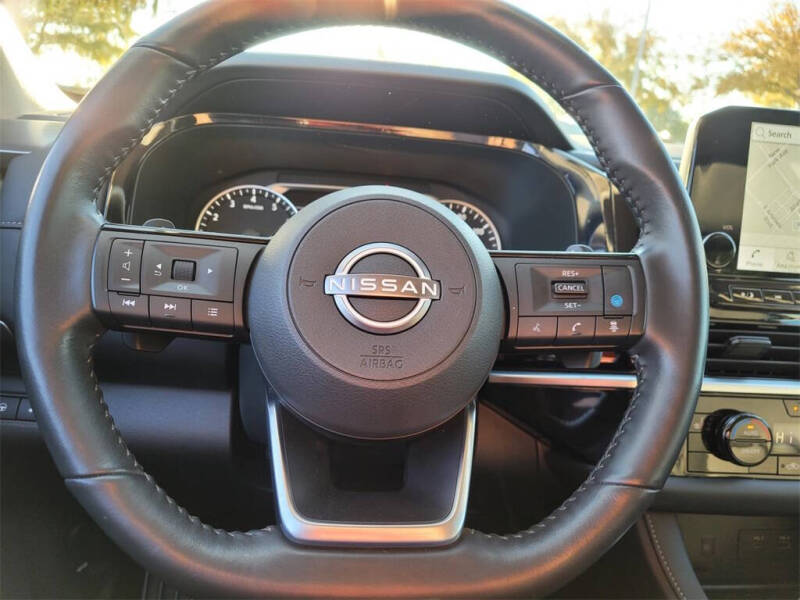 2024 Nissan Pathfinder SL