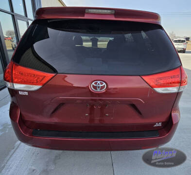 2011 Toyota Sienna LE