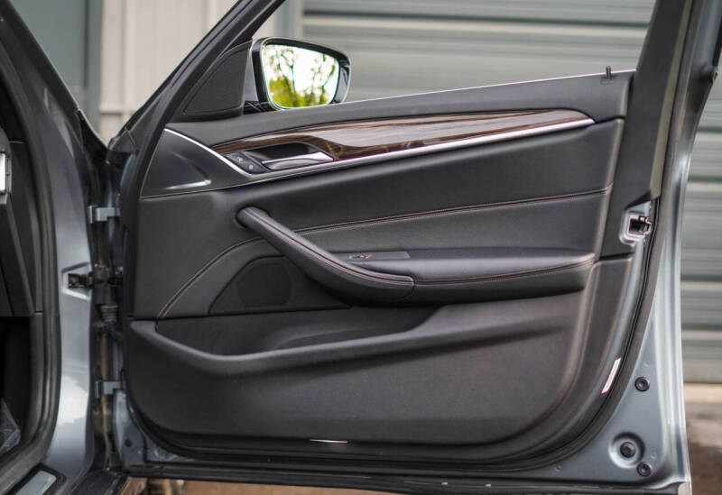 2018 BMW 5 Series 540i