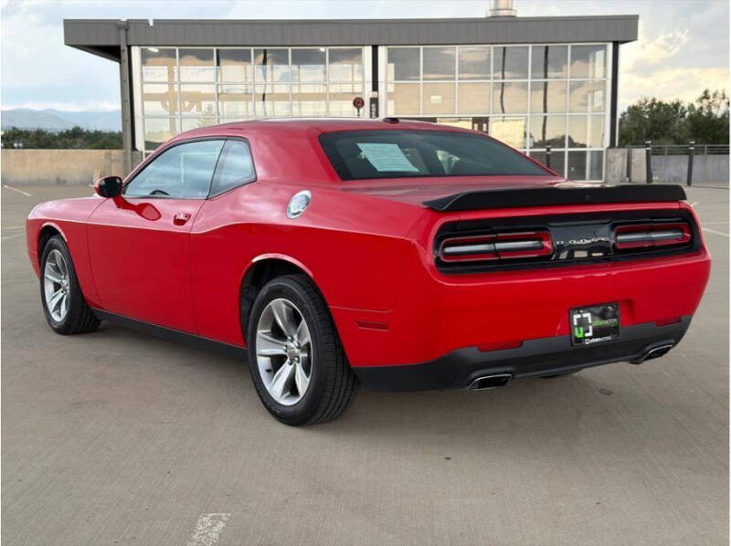 2016 Dodge Challenger SXT