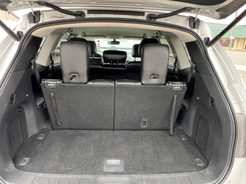 2017 Nissan Pathfinder SL