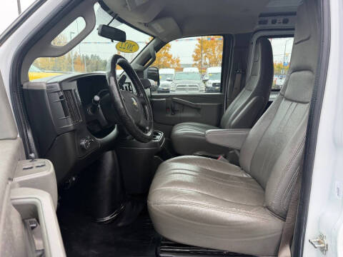 2022 Chevrolet Express 2500