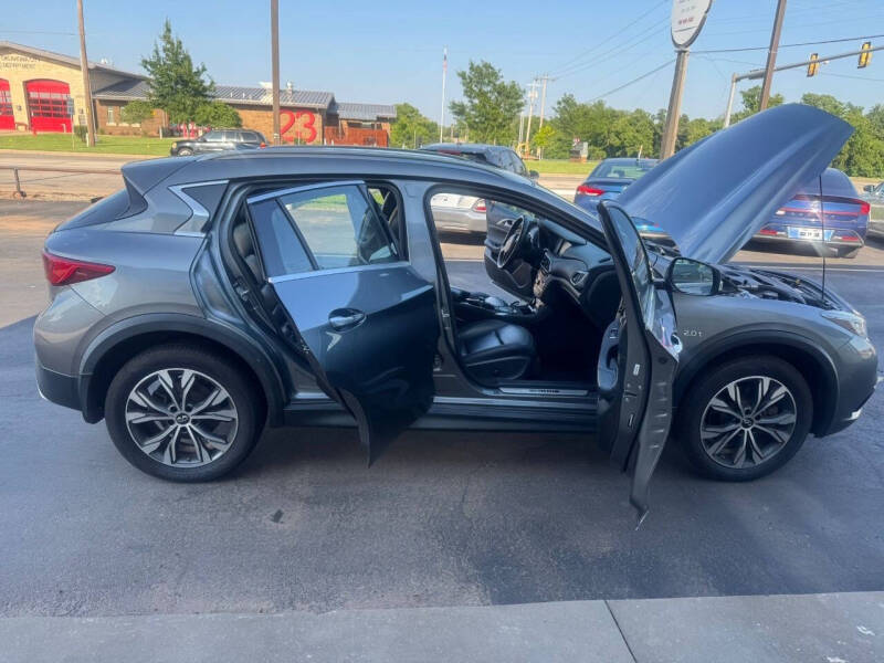 2017 Infiniti QX30 Luxury