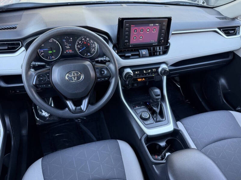 2020 Toyota RAV4 Hybrid XLE