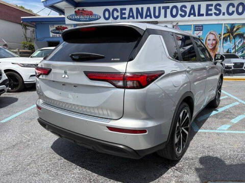 2022 Mitsubishi Outlander ES