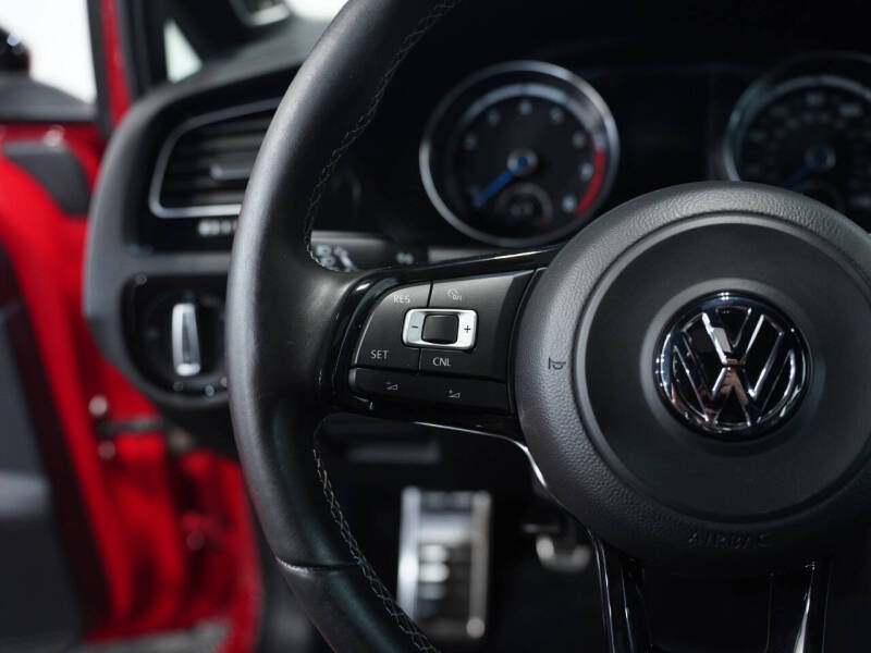 2016 Volkswagen Golf R 4Motion