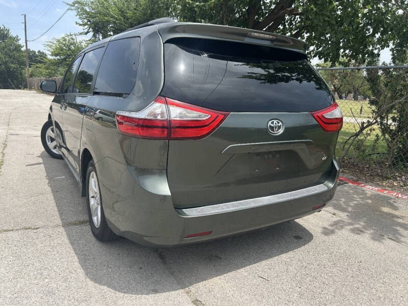 2018 Toyota Sienna LE 8-Passenger