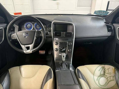 2013 Volvo XC60 T6 R-Design Platinum