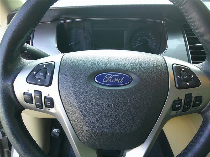2013 Ford Taurus SEL