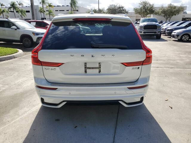 2023 Volvo XC60 B5 Plus Dark Theme