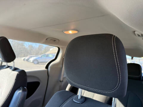 2020 Chrysler Voyager L