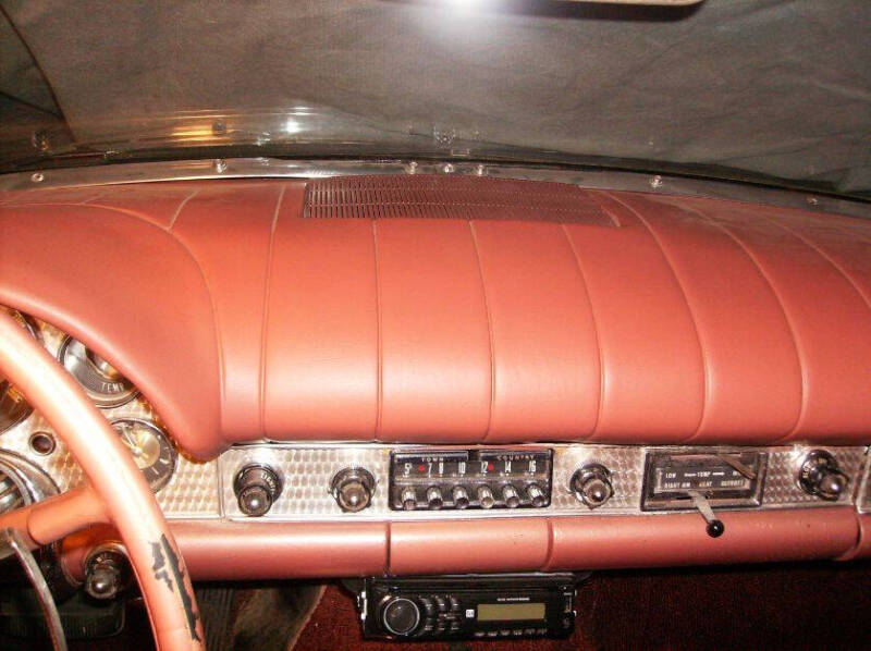 1957 Ford Thunderbird