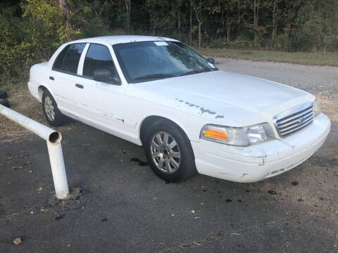 2007 Ford Crown Victoria for sale at Monroe Auto's, LLC in Parsons TN