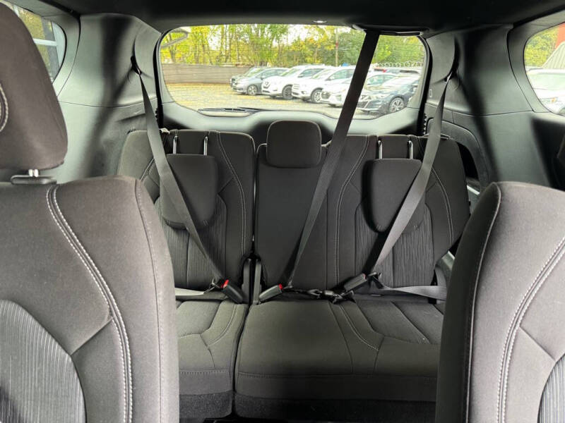 2022 Chrysler Pacifica Touring