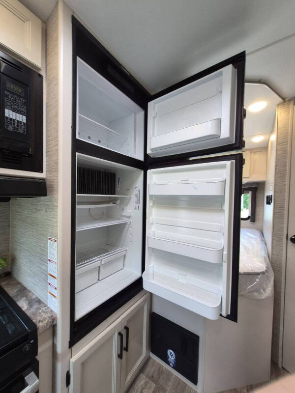 2023 Thor Motor Coach Chateau 22E