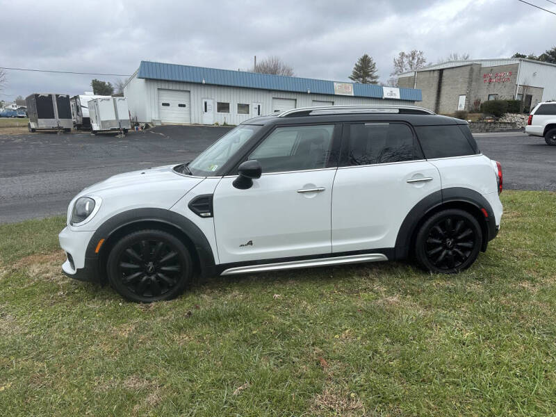 2019 MINI Countryman Base's photo