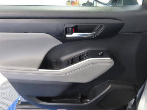 2022 Toyota Highlander Hybrid XLE