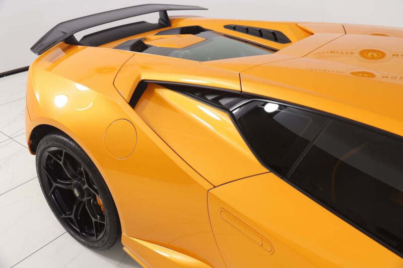 2023 Lamborghini Huracan Tecnica