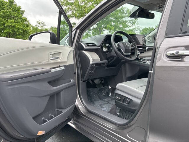 Used 2024 Toyota Sienna XLE with VIN 5TDJRKEC8RS195512 for sale in Madison, WI