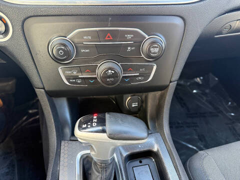 2017 Dodge Charger SXT