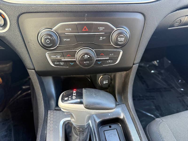 2017 Dodge Charger SXT