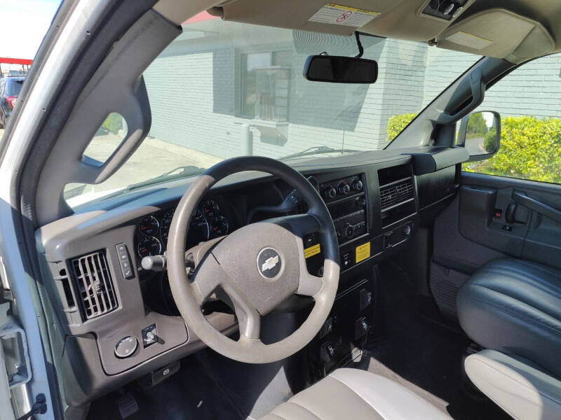 2017 Chevrolet Express 2500