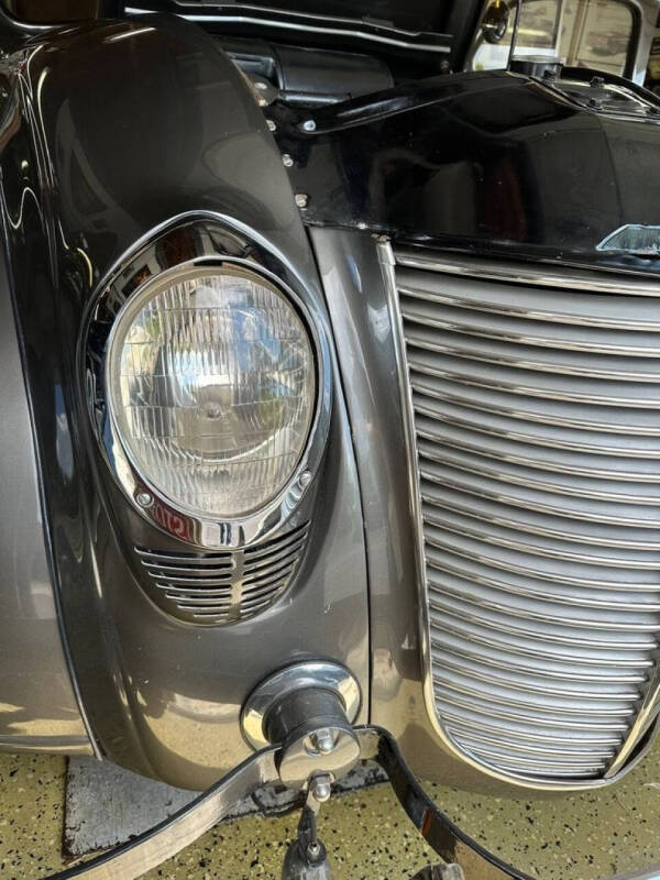 1937 Chrysler Airflow